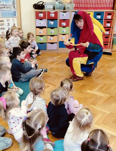 „ CZARY – MARY” , czyli pokaz iluzji w Jedyneczce